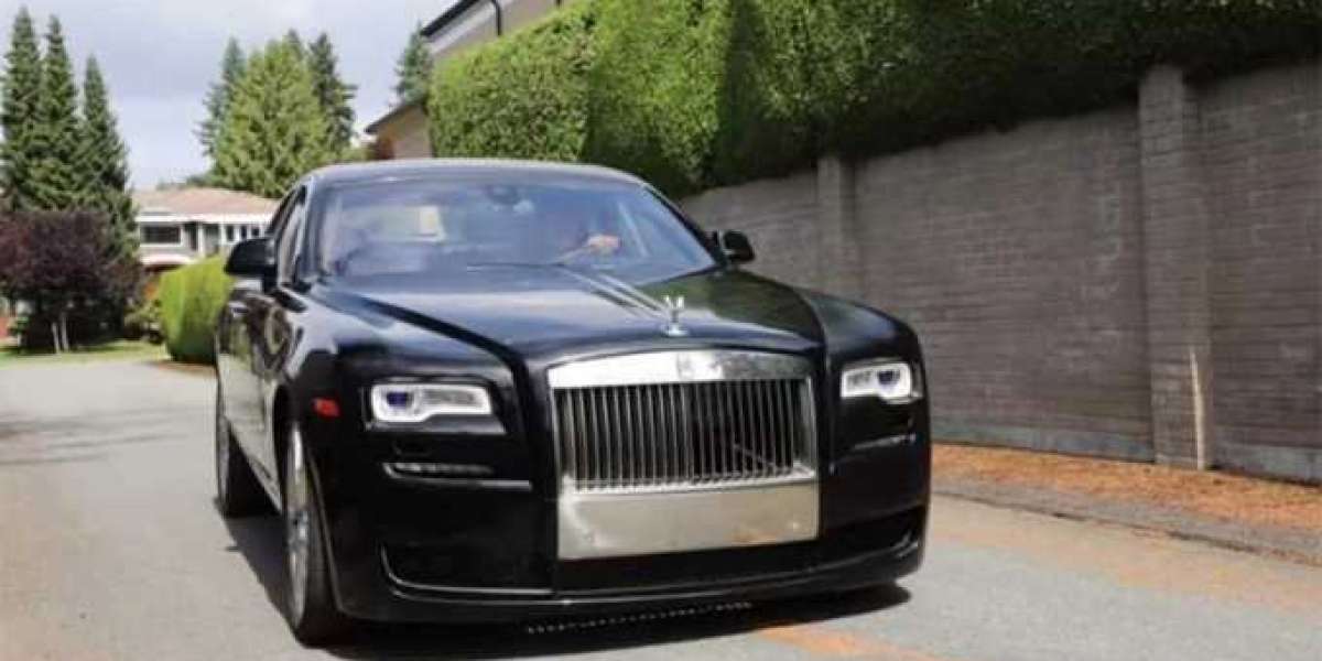 Biến xe Rolls-Royce thành ôtô điện để chiều con gái