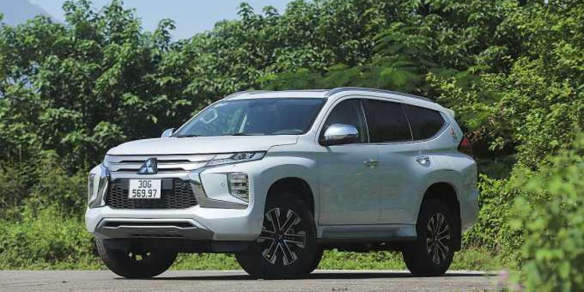 Loạt ôtô nhập khẩu giảm giá mạnh tháng 3