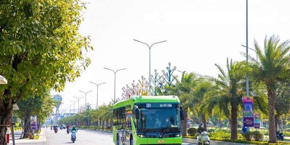 Xe buýt điện VinBus chính thức tham gia mạng lưới vận tải công cộng Hà Nội