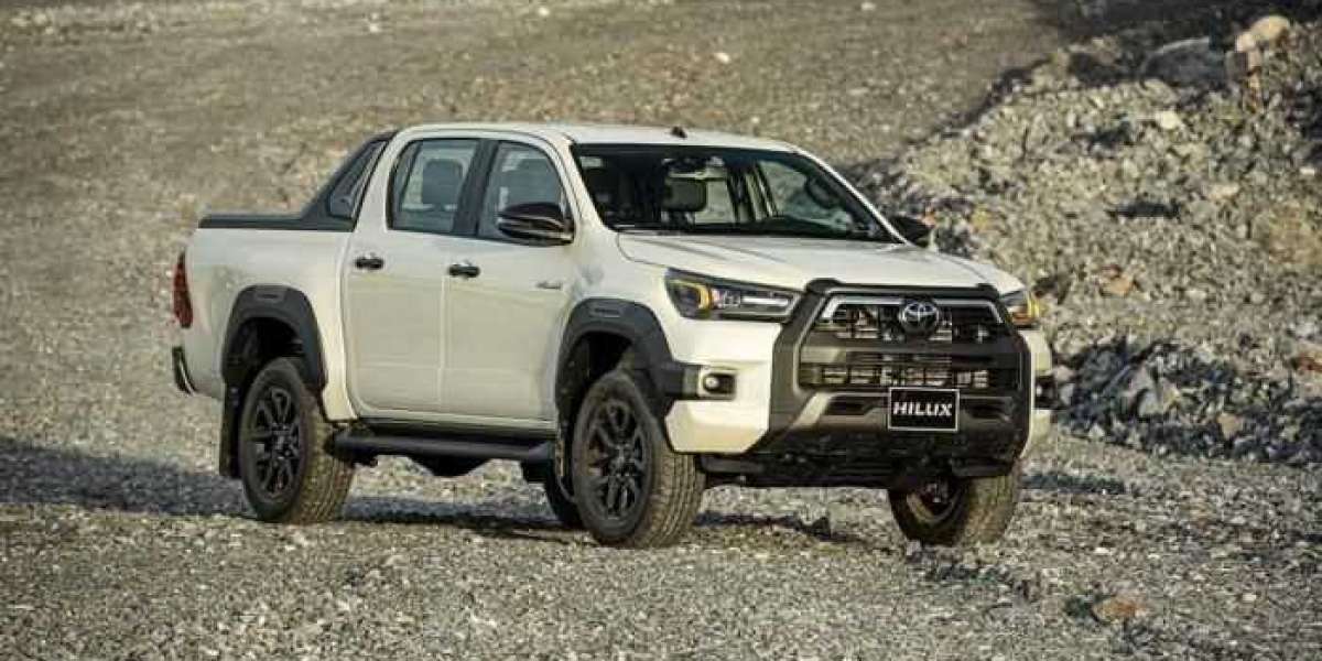 Toyota Hilux được vinh danh là mẫu bán tải của năm 2022