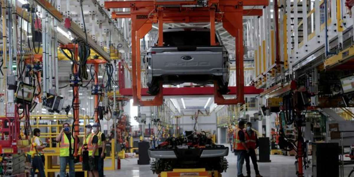 Ford “chia đôi”: Tách biệt hai bộ phận xe xăng và xe điện
