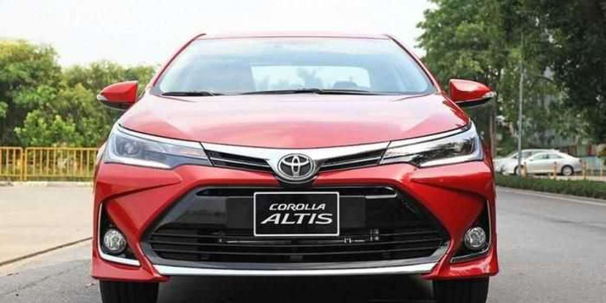 Toyota Corolla Altis xả kho chuẩn bị đón phiên bản mới