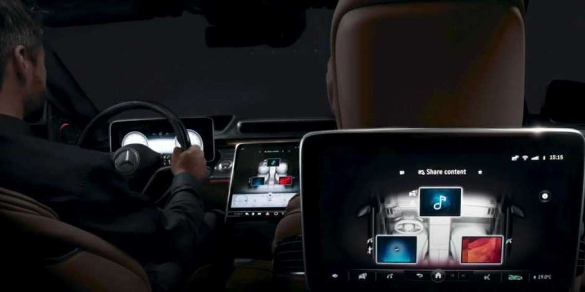 Màn cảm ứng mới của Mercedes-Benz loại bỏ thêm 27 nút bấm vật lý