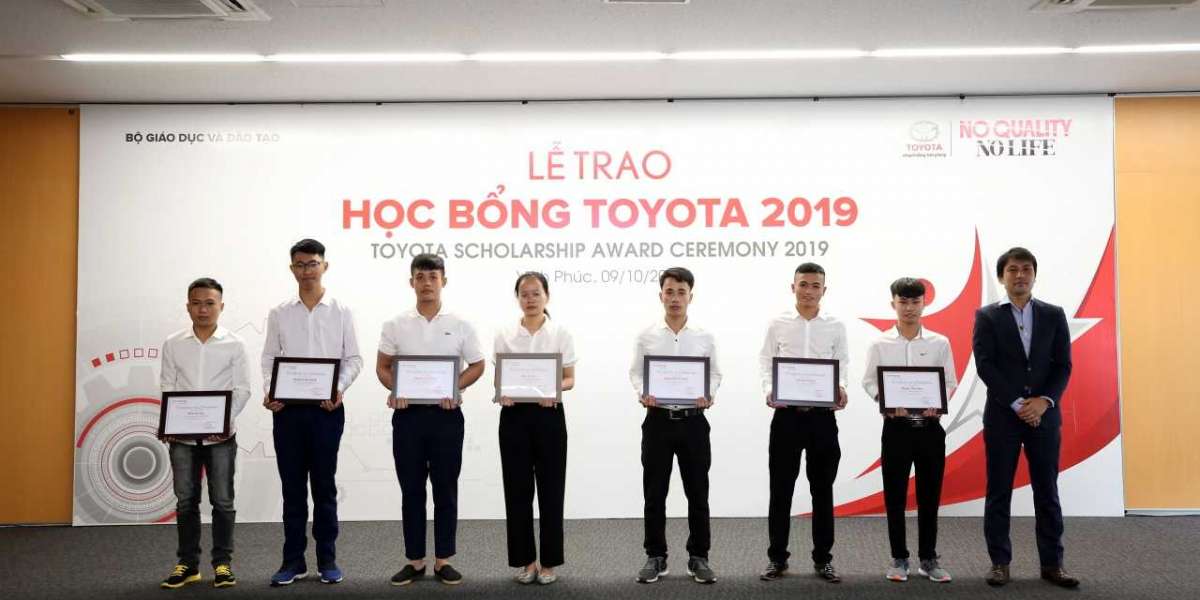 Toyota Việt Nam trao tặng 200 suất học bổng hỗ trợ sinh viên chuyên ngành kỹ thuật và âm nhạc