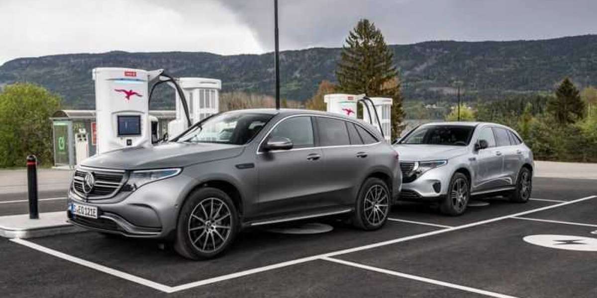 Gần 20.000 xe SUV điện Mercedes-Benz EQC bị triệu hồi