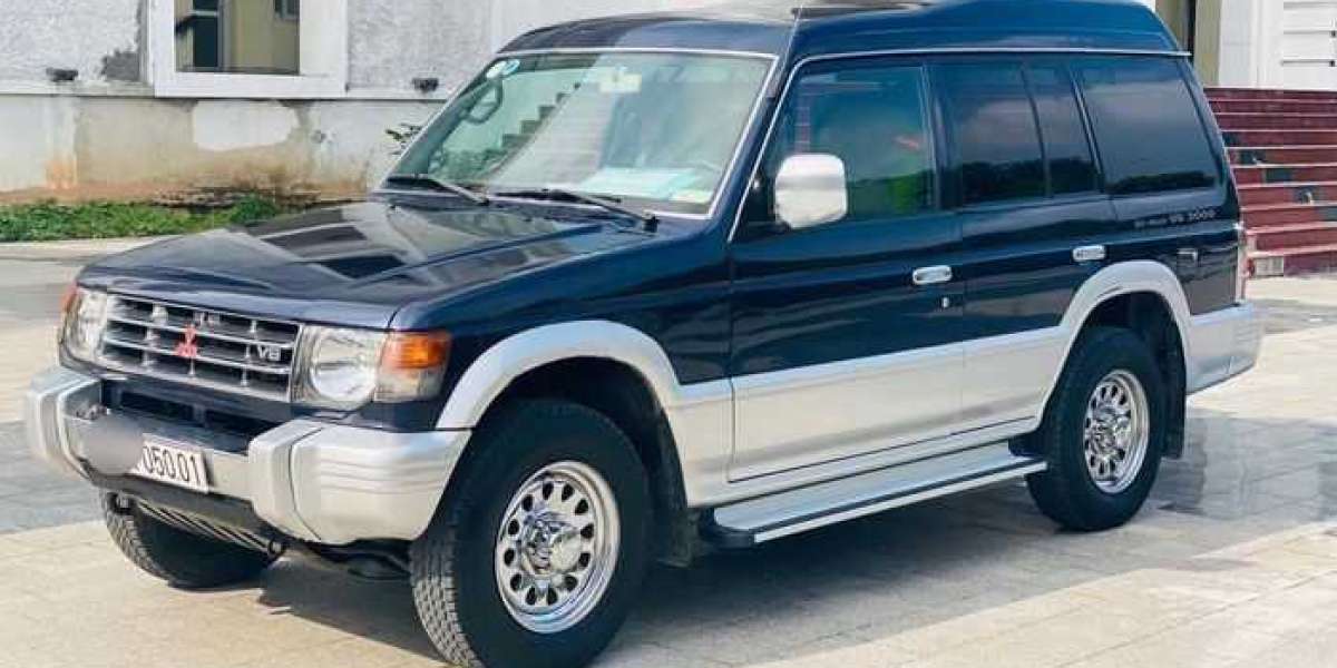 Những mẫu xe “uống” xăng như nước khiến người dùng đau ví
