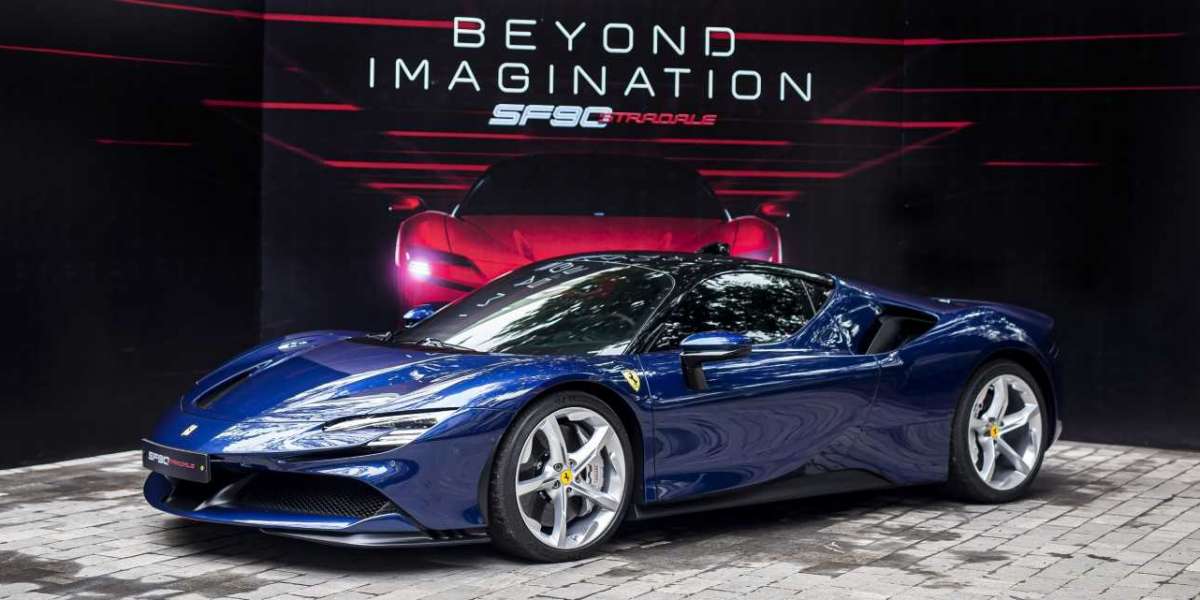 Cận cảnh Ferrari SF90 Stradale đang được trưng bày tại Hà Nội