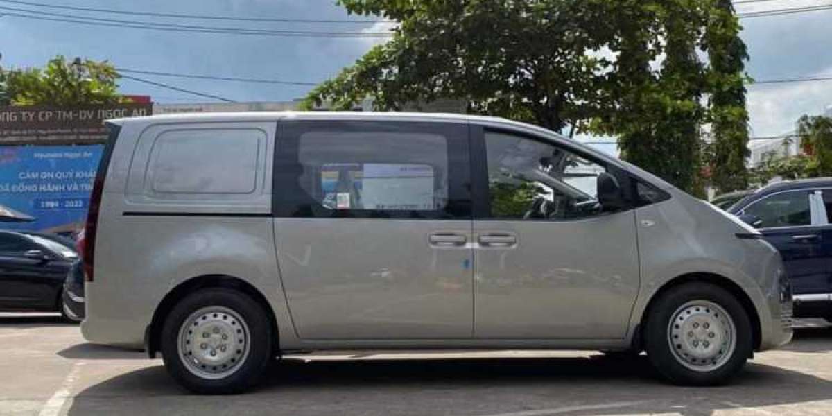 Từ A – Z hình ảnh của xe chở tiền Hyundai Staria 2022 tại Việt Nam