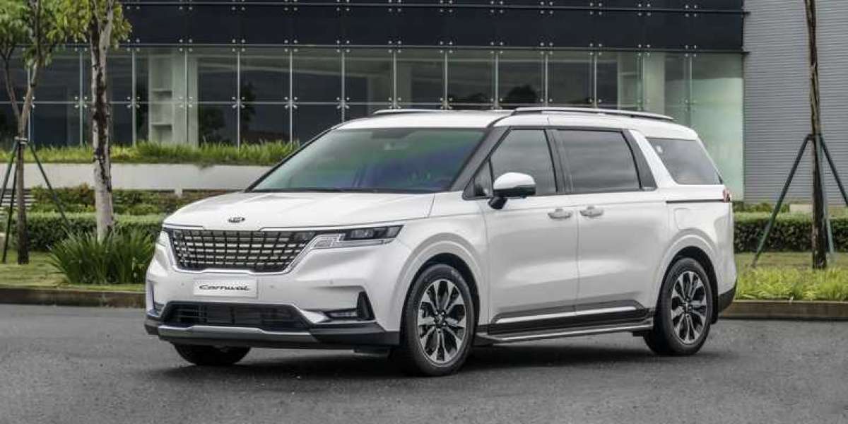 Kia Carnival 2022 tại Việt Nam đổi logo mới