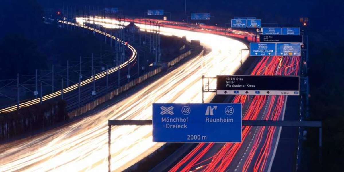 Đức: Thánh địa tốc độ Autobahn có thể biến mất vì… quy định khí thải