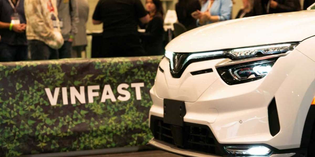 Khách Mỹ nói về trải nghiệm “vượt mong đợi” với VinFast VF 8