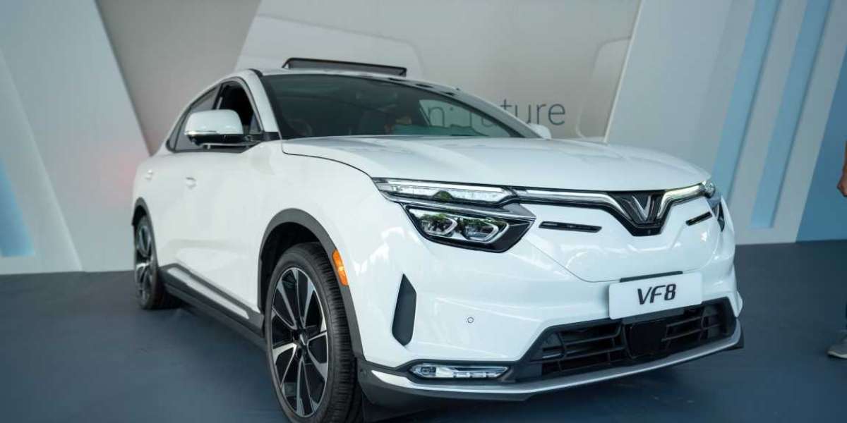 Mắt thấy, tay sờ VinFast VF8 – mẫu SUV điện đang được quan tâm nhất Việt Nam