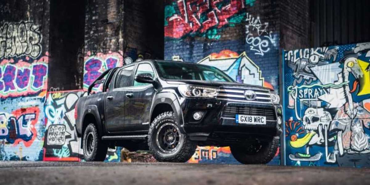 Toyota kỉ niệm Hilux tròn 50 tuổi với phiên bản giới hạn đặc biệt Invincible 50