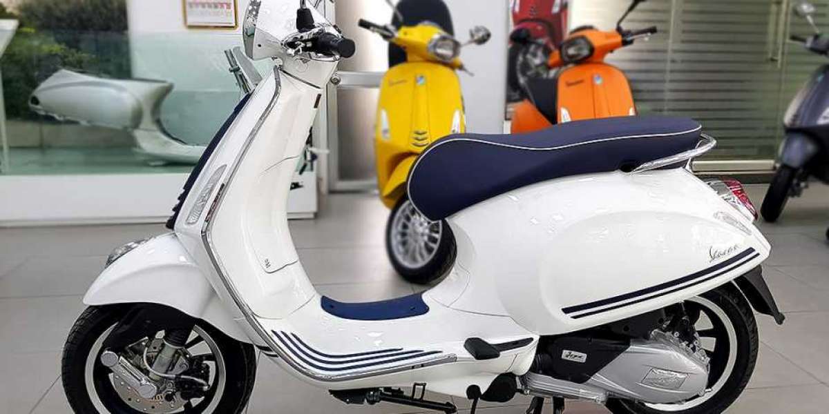 Vespa Primavera Yacht Club: Du thuyền hai bánh