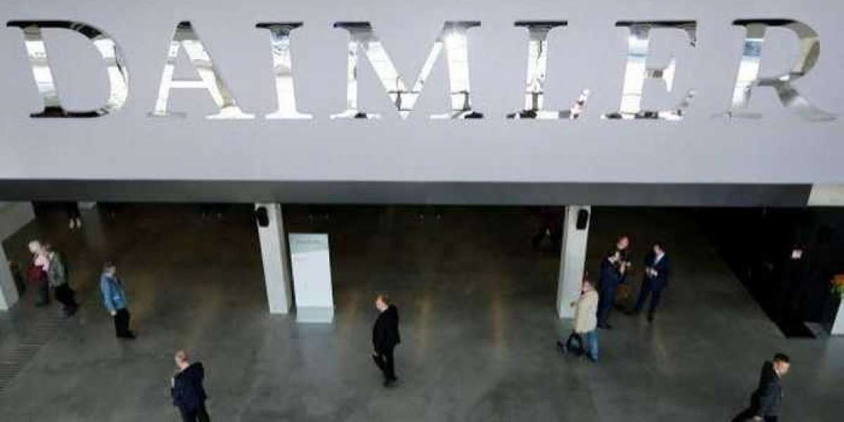 Hãng ô tô Daimler đổi tên thành Mercedes-Benz