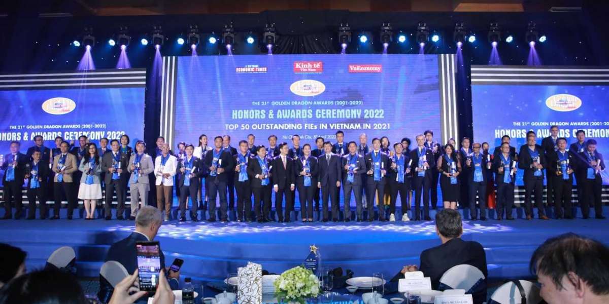 Toyota Việt Nam nhận Giải thưởng Rồng Vàng lần thứ 21