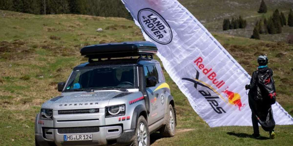 Land Rover Defender hỗ trợ cuộc đua mạo hiểm khắc nghiệt nhất thế giới