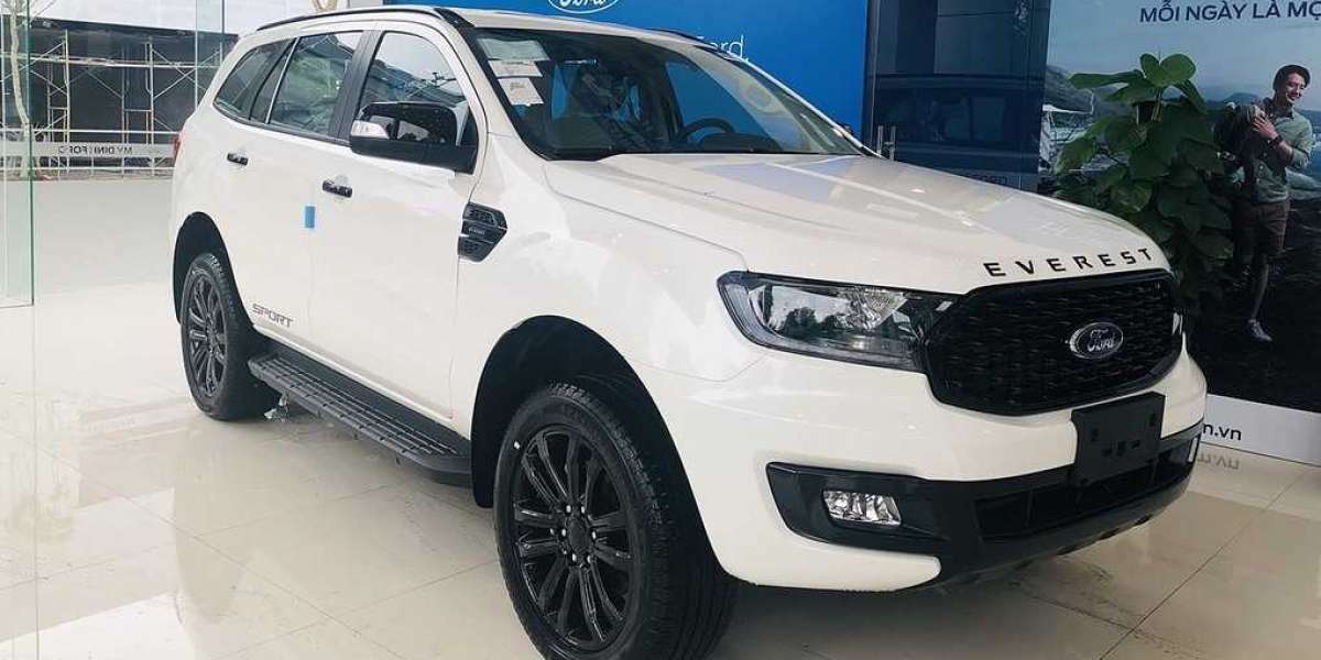 Ford Everest tiếp tục giảm giá gần 100 triệu đồng