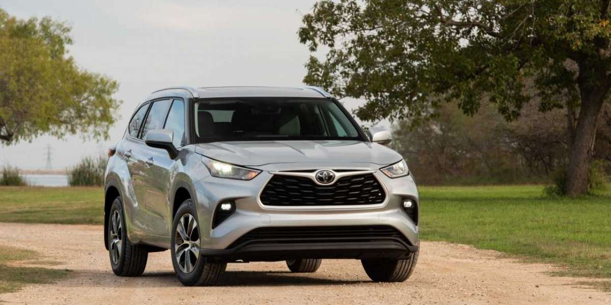 Toyota Highlander 2020 bổ sung trang bị, tăng giá bán