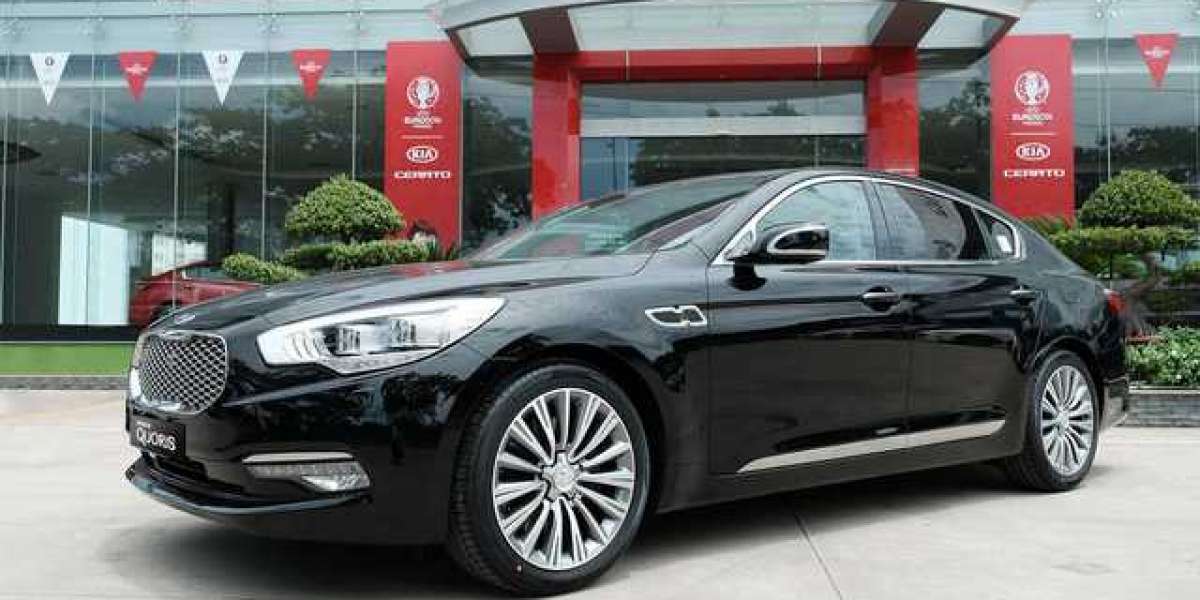 Hết thời, Kia Quoris giảm giá mạnh để xả hàng tại đại lý