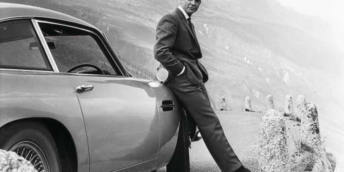 “Huyền thoại” Aston Martin: Chặng đường nhiều thăng thầm của biểu tượng xe sang Anh quốc