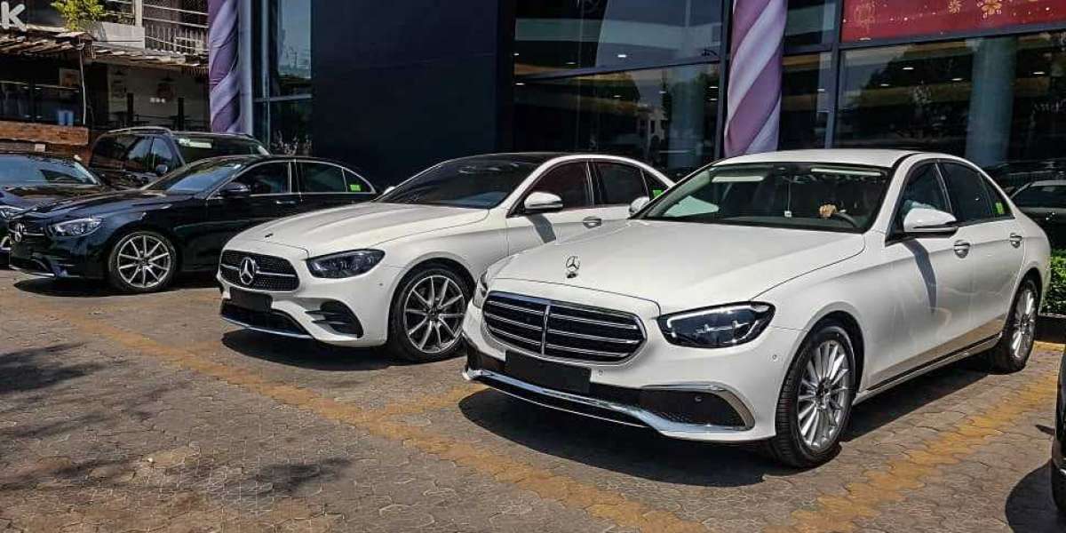 Mercedes-Benz E-Class 2021 xuất hiện tại đại lý trước ngày ra mắt