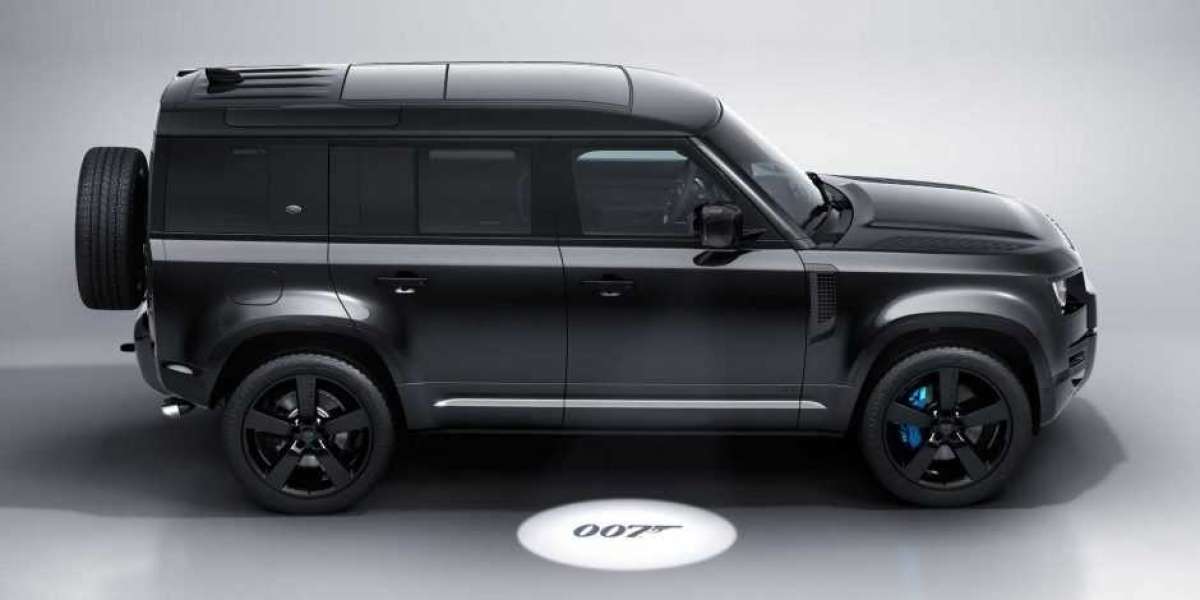 Land Rover Defender V8 Bond Edition – khi điệp viên lựa xe đi off-road