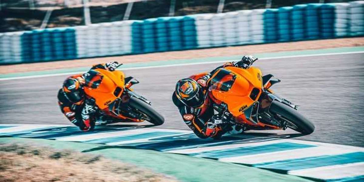 Kỷ lục bán hàng: 100 siêu mô tô KTM RC 8C hết hàng sau hơn 4 phút