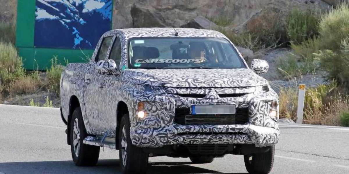 Mitsubishi Triton lộ thiết kế đèn pha “mắt híp” mới