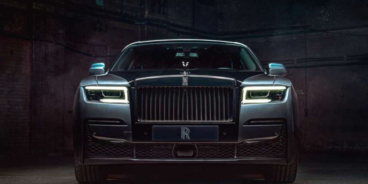 Rolls-Royce Black Badge Ghost: Một sắc đen thuần khiết
