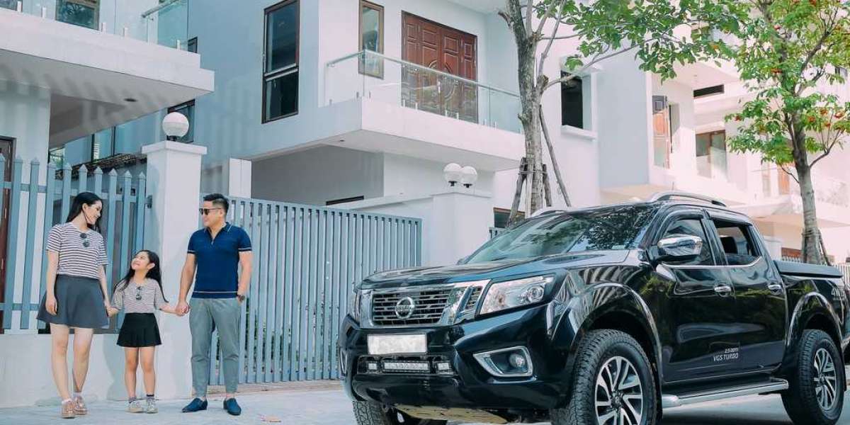 Nissan Navara giảm giá gần 40 triệu đồng