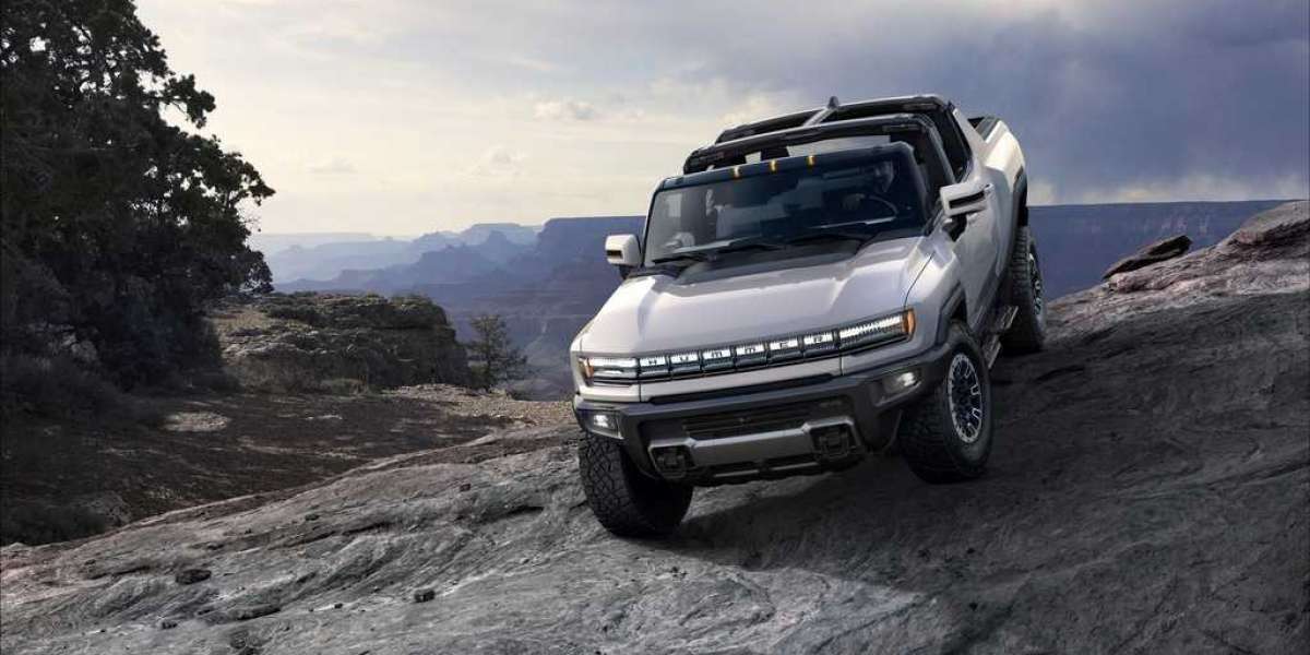 Huyền thoại off-road Hummer vừa trở lại đã đắt hàng
