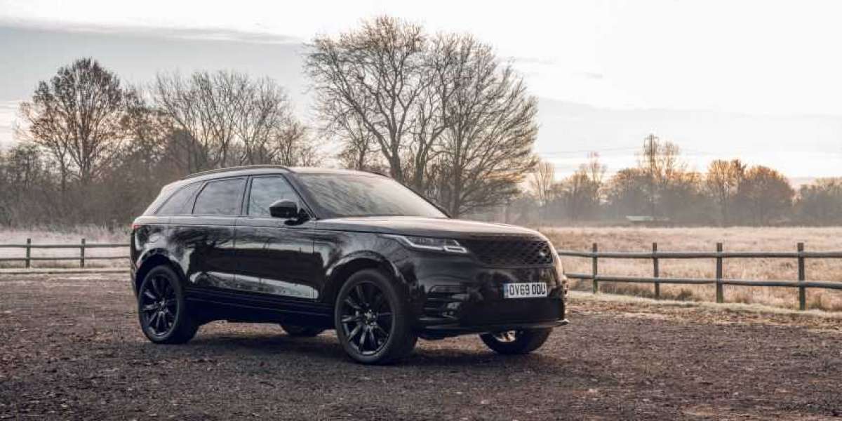 Range Rover Velar R-Dynamic Black ra mắt tại Anh