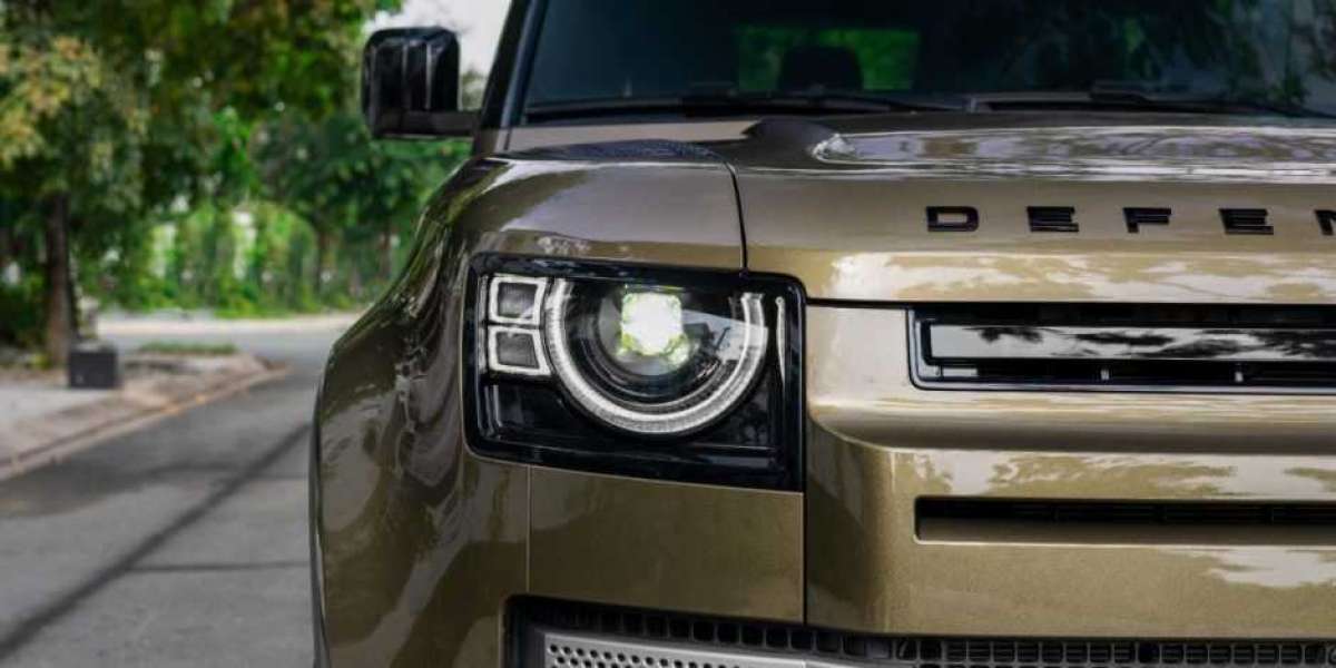 Land Rover Defender 90 mới cập bến Việt Nam, giá từ 3,935 tỷ đồng