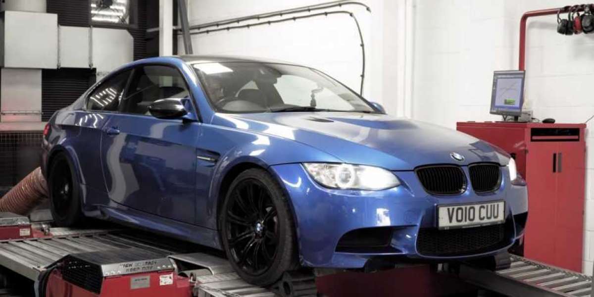 Xem BMW M3 E92 phô diễn sức mạnh trên bàn dyno