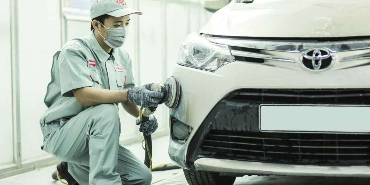 Toyota thay dầu miễn phí cho khách hàng tại miền Trung