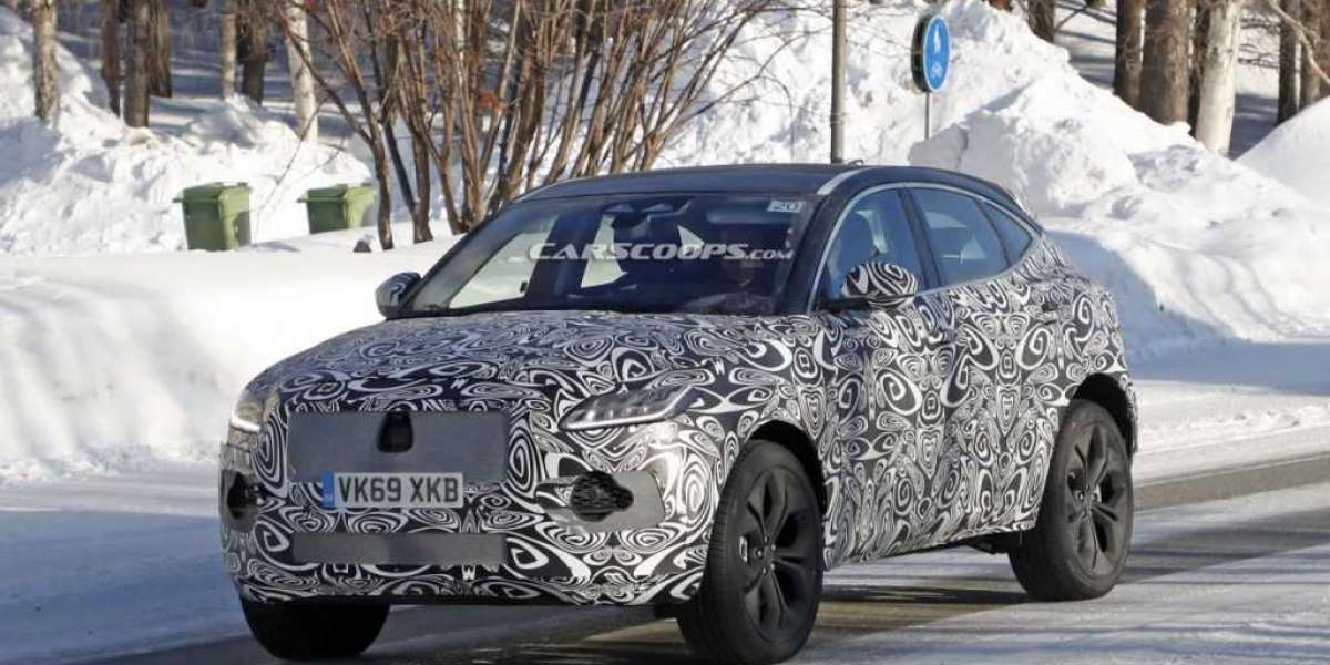 Jaguar E-Pace bản nâng cấp lộ diện trên đường chạy thử