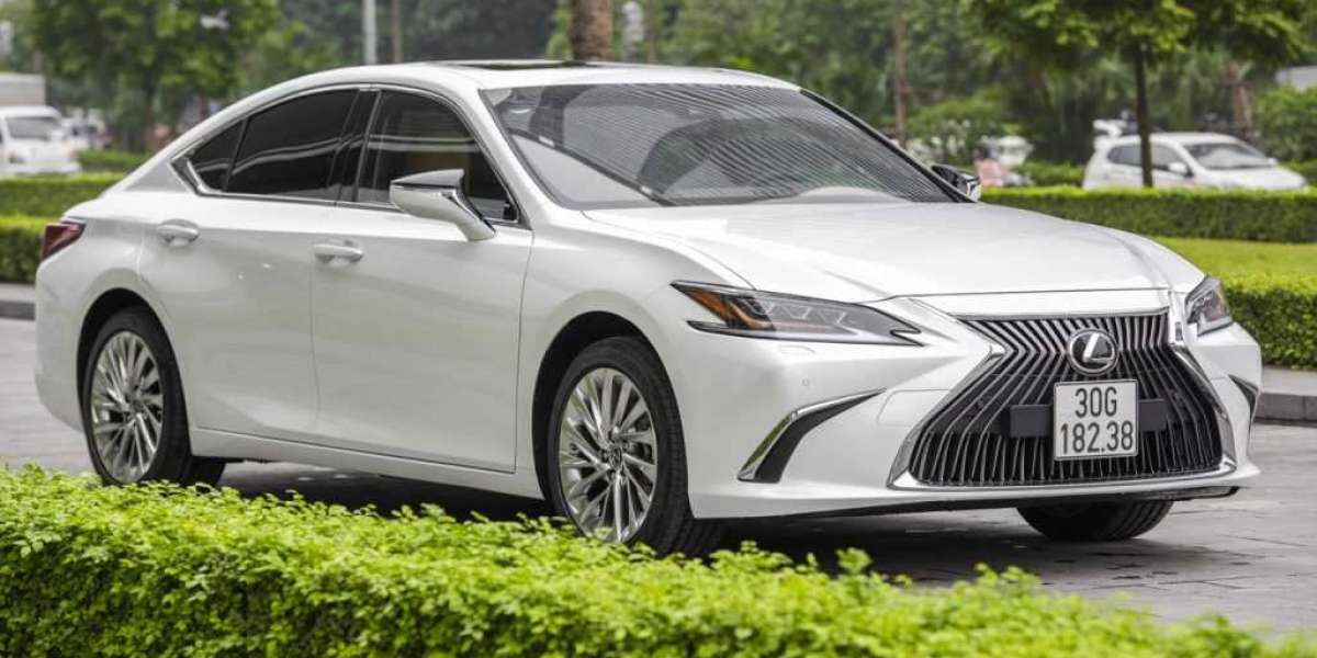 Có gì trên Lexus ES 250 phiên bản mới?