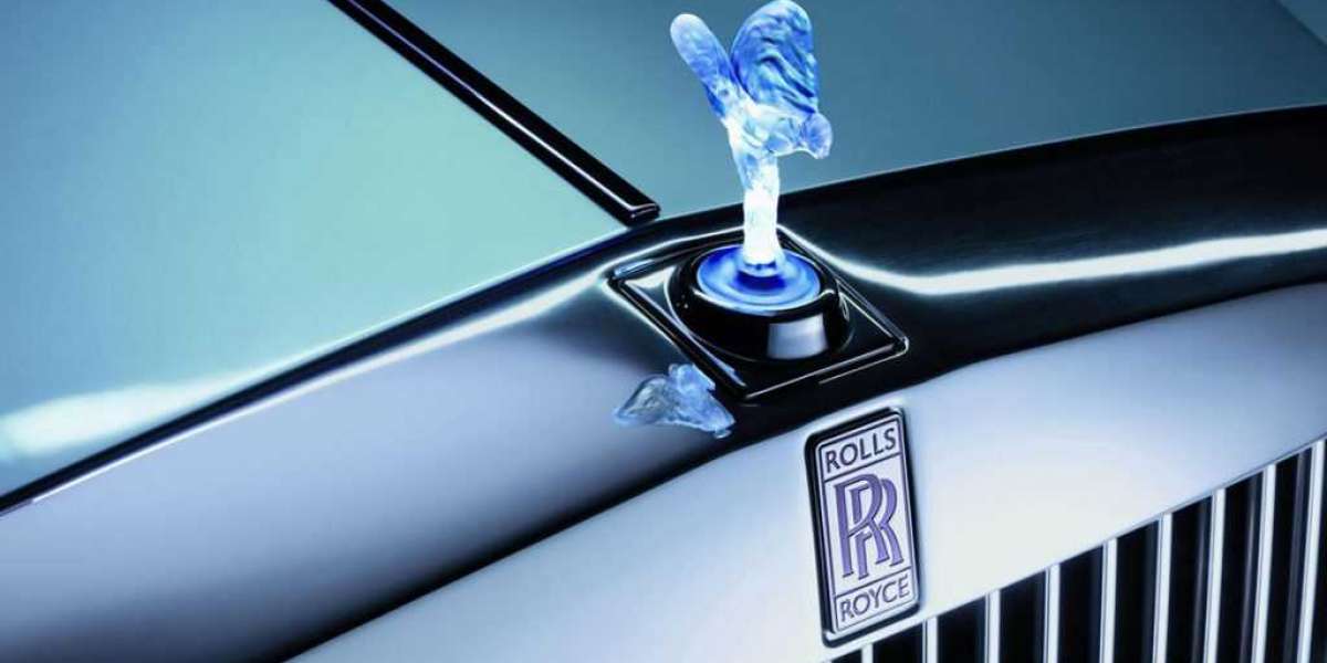 Biểu tượng phát sáng trên xe Rolls-Royce bị cấm sử dụng