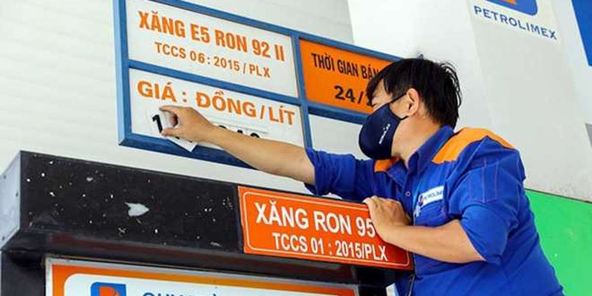 Chiều ngày 27/7: Giá xăng giảm 120 đồng/lít sau thời gian dài leo cao