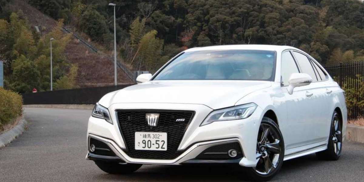 Quá ế ẩm, Toyota Crown sẽ bị thay bằng SUV mới