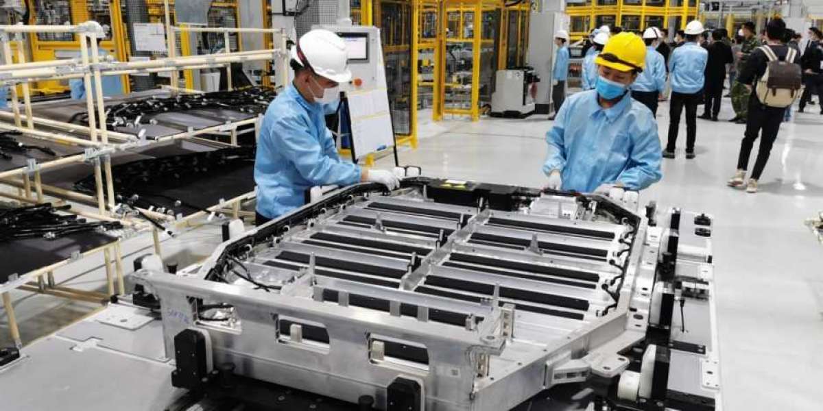 Bên trong nhà máy sản xuất VinFast VF e34: Những bước chân đầu tiên trong kỉ nguyên xe điện tại Việt Nam