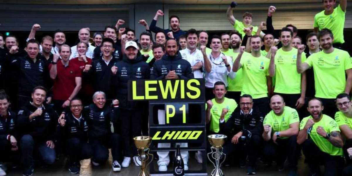 Lewis Hamilton và dấu ấn 100 chiến thắng chặng F1 lịch sử