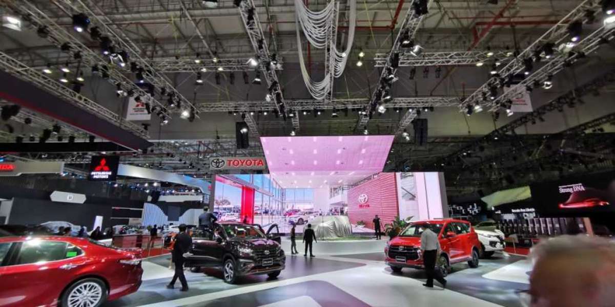 Toyota gửi gắm thông điệp “Sống chất lượng” qua loạt xe ăn khách góp mặt tại triển lãm