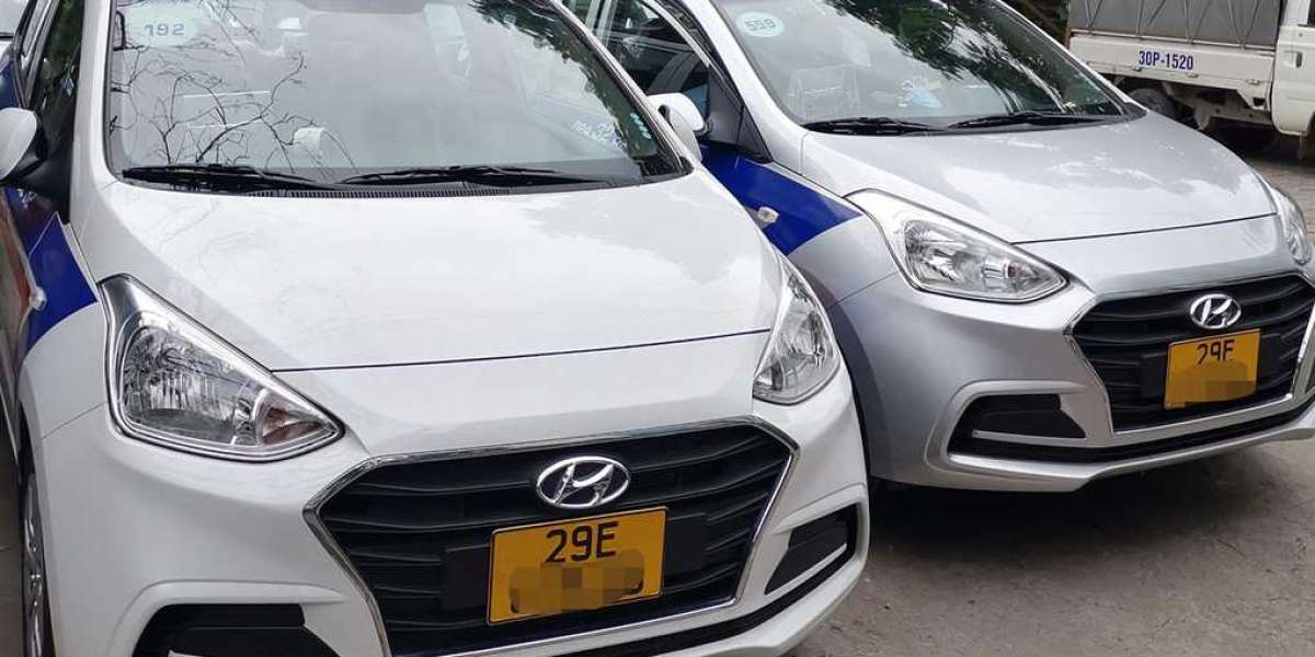Tài xế taxi được cấp biển số vàng trong vòng một giờ