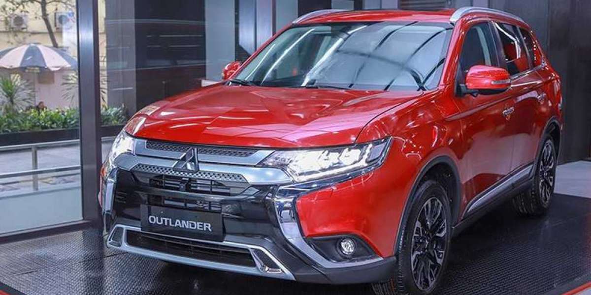 Mitsubishi Outlander ưu đãi 100% lệ phí trước bạ