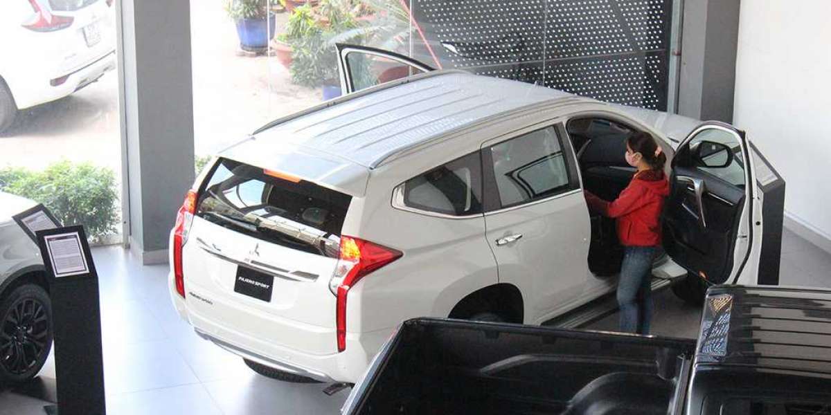 Mitsubishi Pajero Sport giảm giá 200 triệu xả hàng tồn