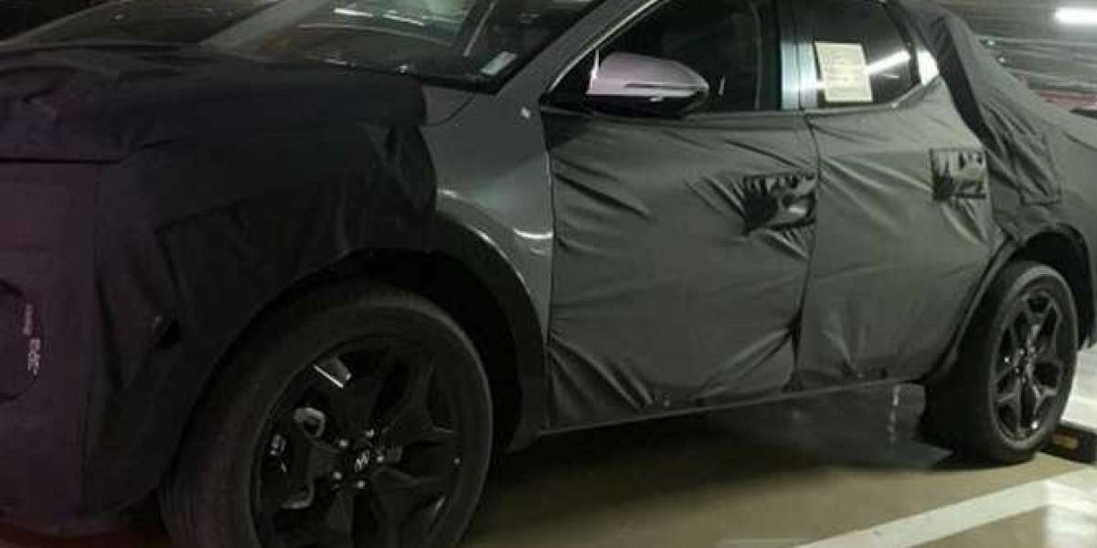 Bán tải Hyundai Santa Cruz lần đầu lộ ảnh thực tế