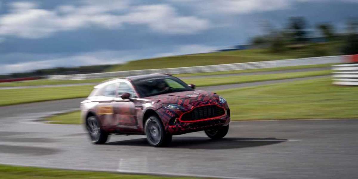 Siêu SUV Aston Martin DBX được trang bị động cơ V8, công suất 550 mã lực