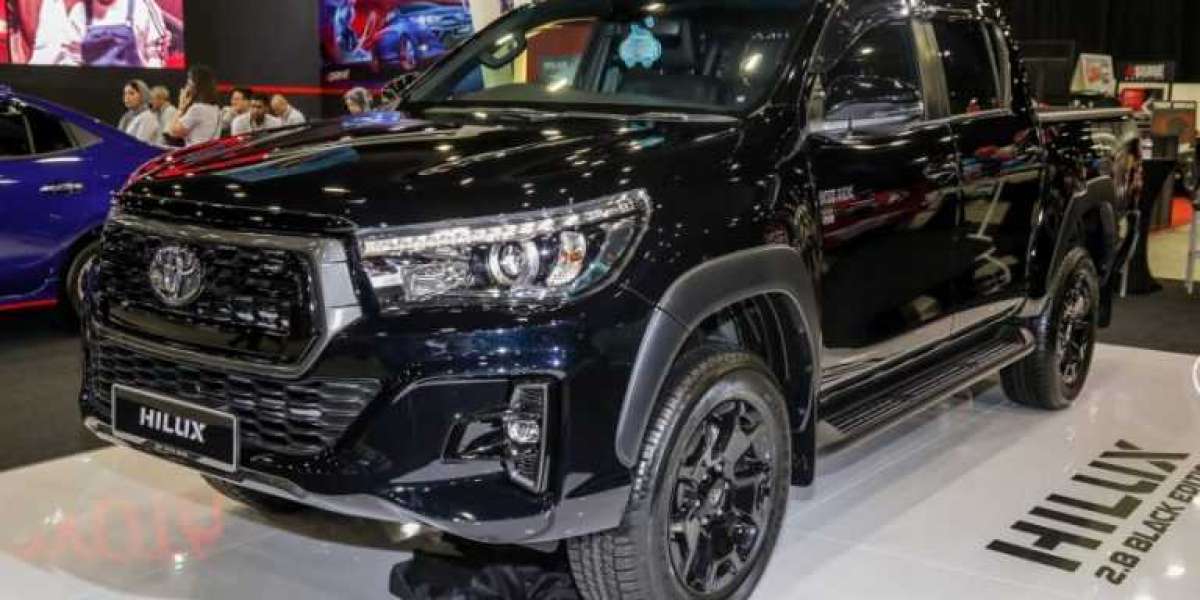Toyota Hilux Black Edition ra mắt thị trường Malaysia
